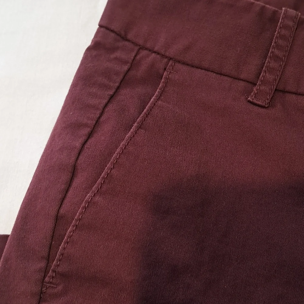 J. Crew Frankie Crop Pants! Burgandy/Plum Color. Womans‎ Size 8 Petite.
